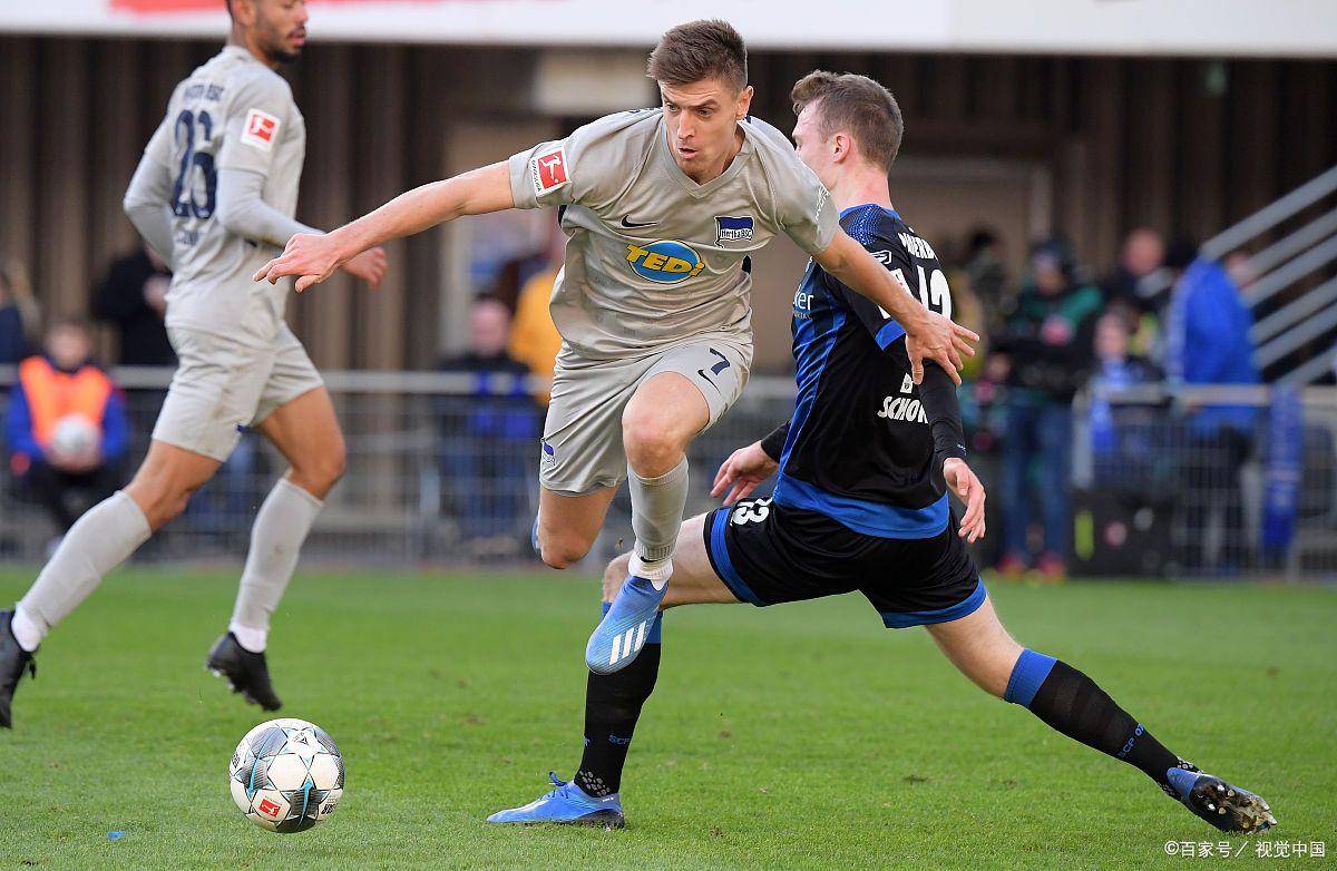 关于亚特兰大迎荷甲关键赛，集结日战术微调，质疑声仍在，更衣室氛围转暖的信息